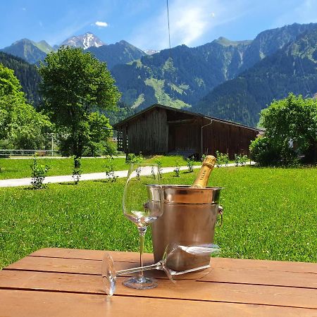 Landhaus Dornau Apartments Mayrhofen Buitenkant foto